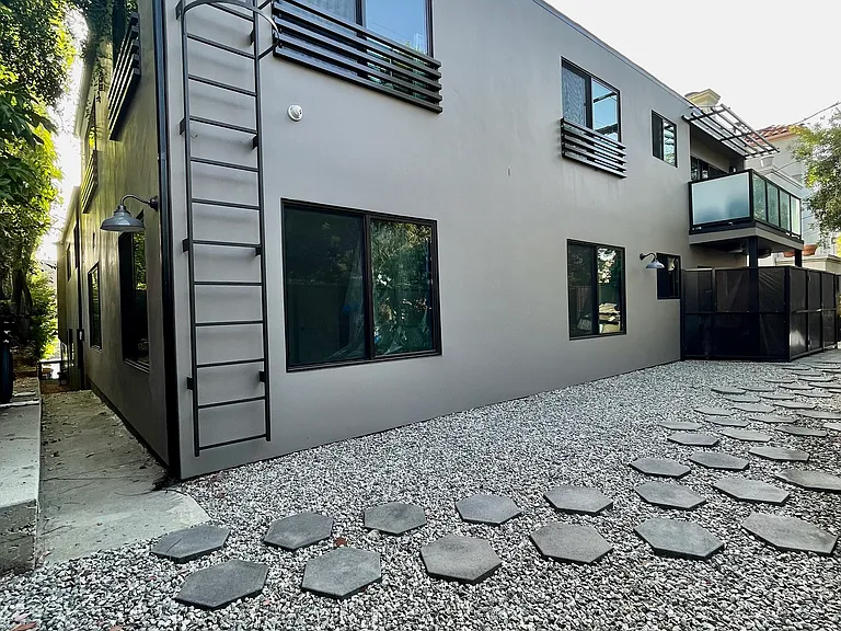 1657 Malcolm Ave — Photo 22