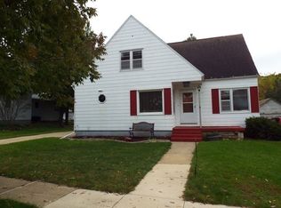 108 W Spring St, Strawberry Point, IA 52076