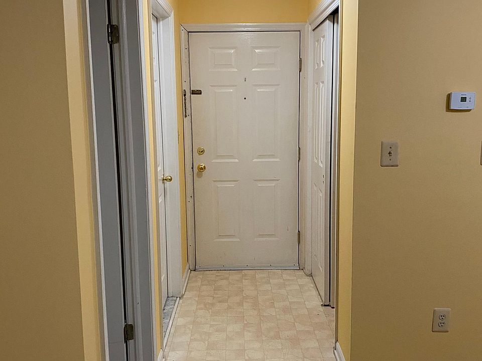 Entrance door with coat closet - NE entrance