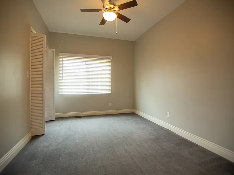 1203 E Roosevelt Ave — Photo 15