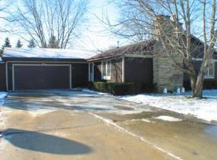 W141S7601 Freedom Ave, Muskego, WI 53150