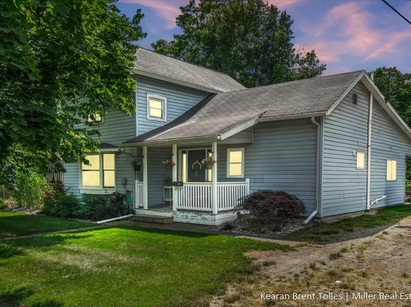 418 S Dibble St, Hastings, MI 49058