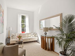 350 W 20th St APT 3R, Manhattan, NY 10011