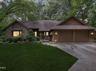 6155 Cross Trails Rd, Sylvania, OH
