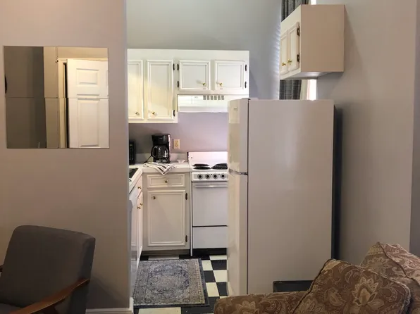 136 E Carolina Ave APT B, Hartsville, SC 29550