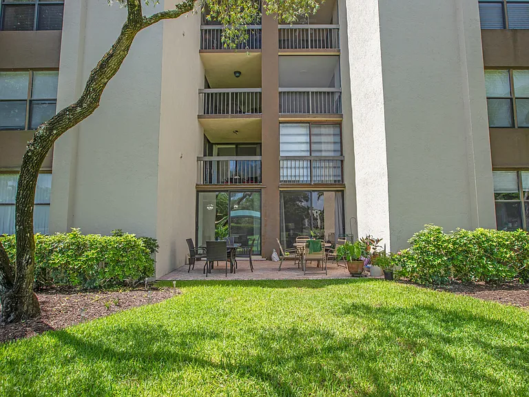 955 Egret Cir #104 — Photo 38