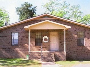 210 E Ohoopee St, Fitzgerald, GA 31750