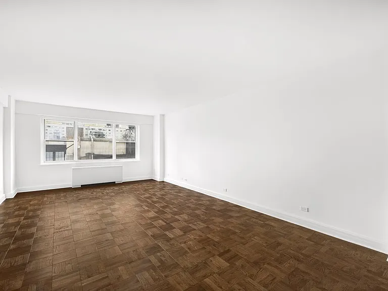 215 E 68th St #3L — Photo 14
