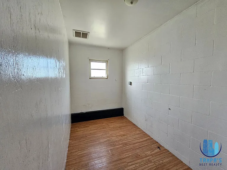 2302 Burns St — Photo 18