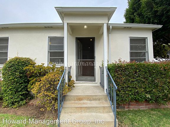 2nd image of 2107 Oak St APT 1