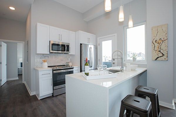 1st image of 1534 Ridge Ave #502