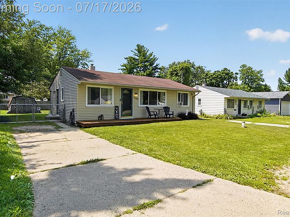 2nd image of 3045 Fisher Ave