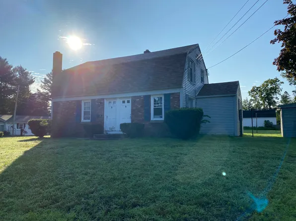 20-22 Bacon St, Oxford, MA 01540