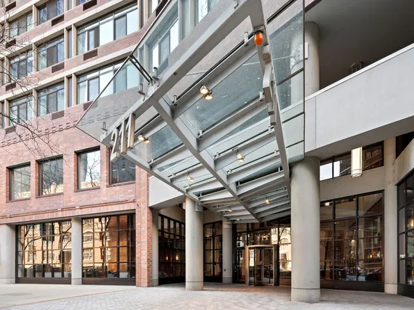 211 E Ohio St APT 2915, Chicago, IL 60611