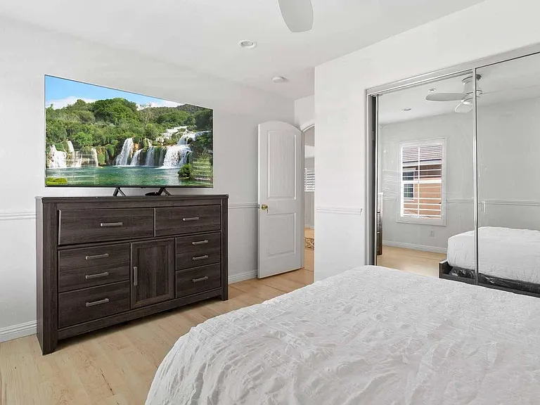 26074 Lugo Dr — Photo 16
