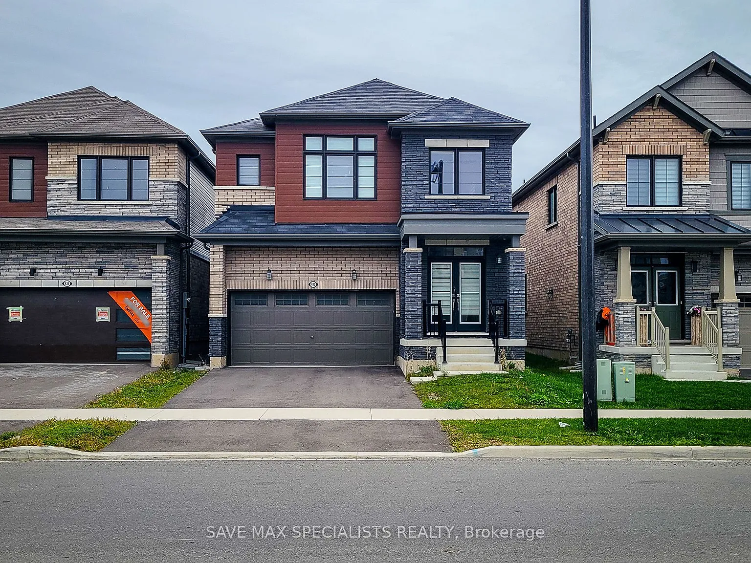 4 bed, $2,975 — Photo 1