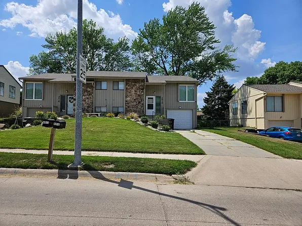 4916 S 98th St, Omaha, NE 68127