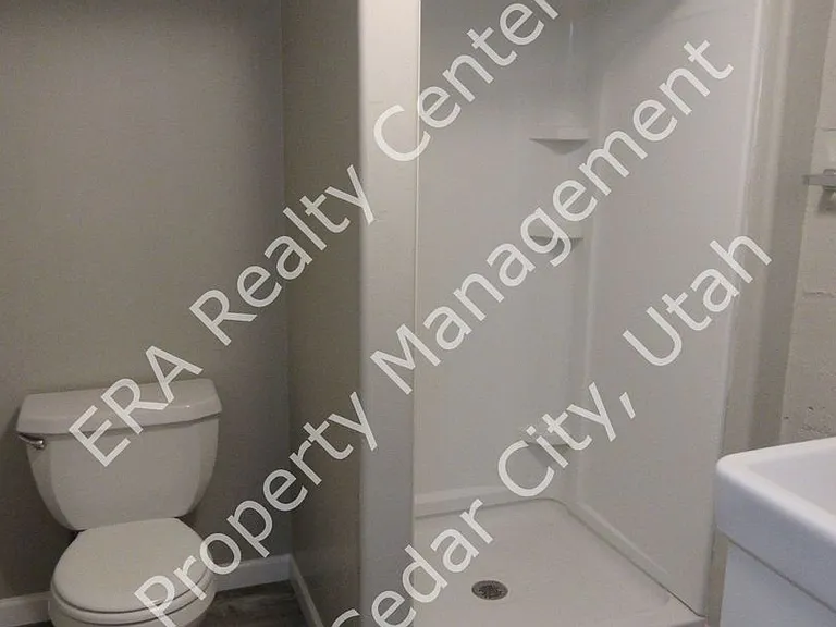 399 E Center St — Photo 11
