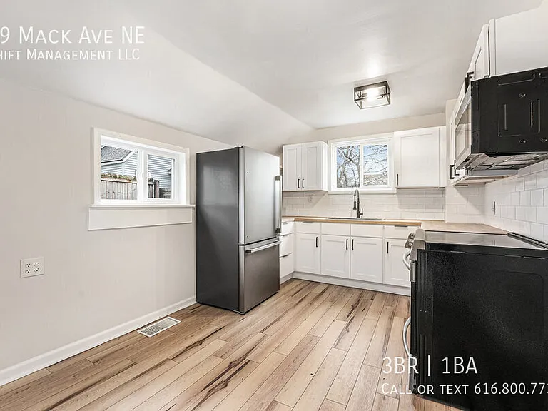 59 Mack Ave NE — Photo 3