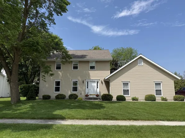 3511 Barkwood LANE, Manitowoc, WI 54220