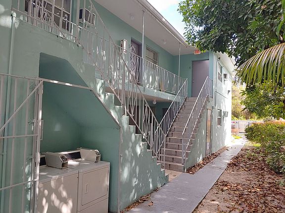 3rd image of 126 NW 6th Ave APT 3