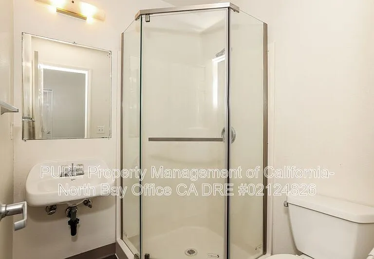 154 Railroad Ave #E — Photo 9