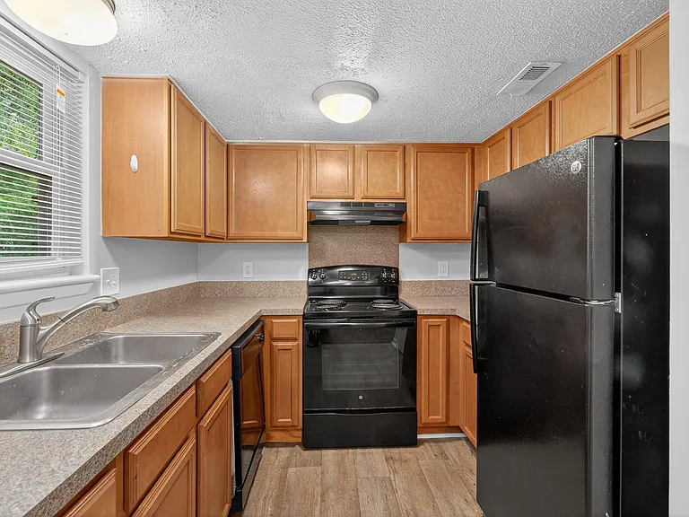 The Landing Townhomes — Photo 30