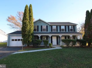 6069 Ponhill Dr, Woodbridge, VA 22193