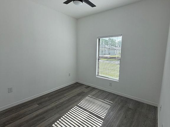 3rd image of 2122 Armour Rd #2122