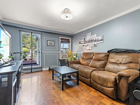 3rd image of 2239 28th St