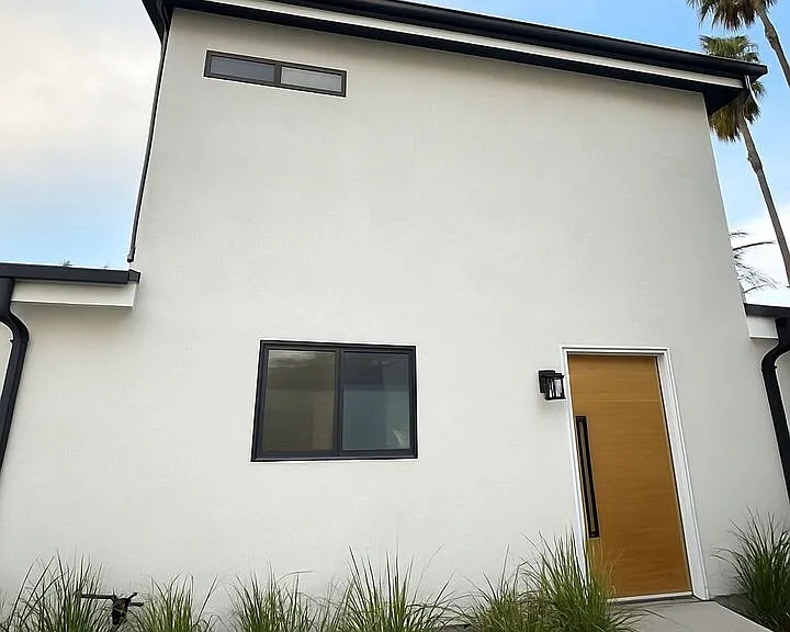 5417 Gentry Ave — Photo 1