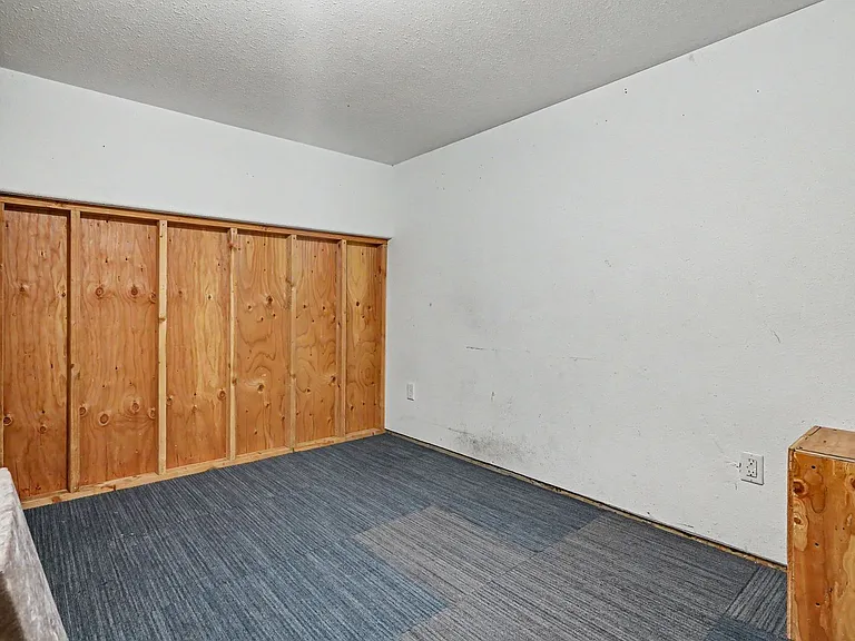 2495 Benjamin Ave NW — Photo 13