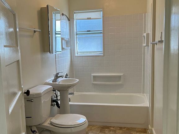 2nd image of 170 Foresthill Ave #6