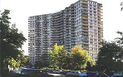 1st image of 2100 Linwood Ave APT 2H
