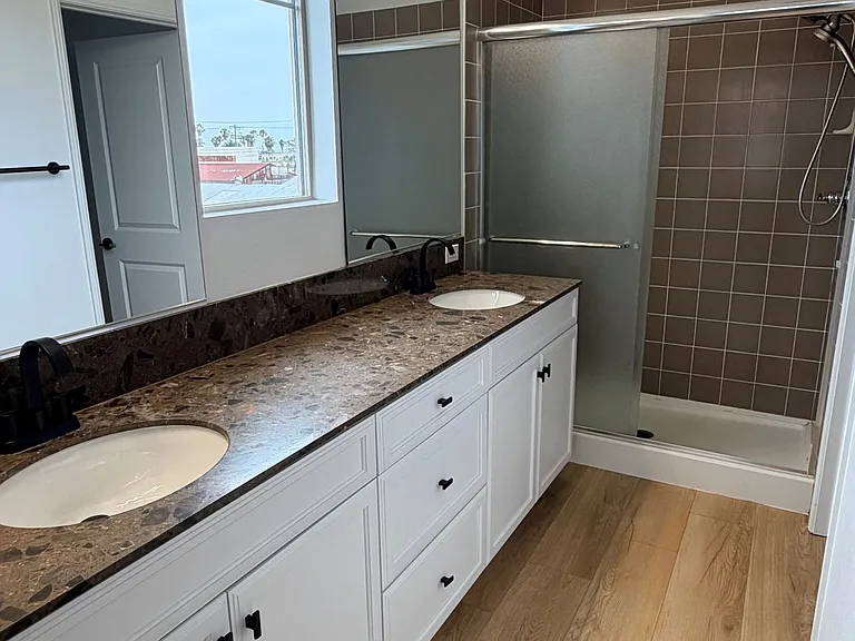 3rd Floor - North Bathroom