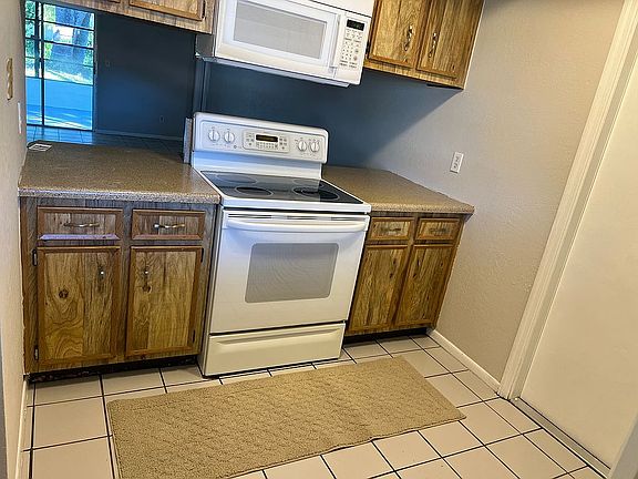 3rd image of 2934 N Chickasaw Trl