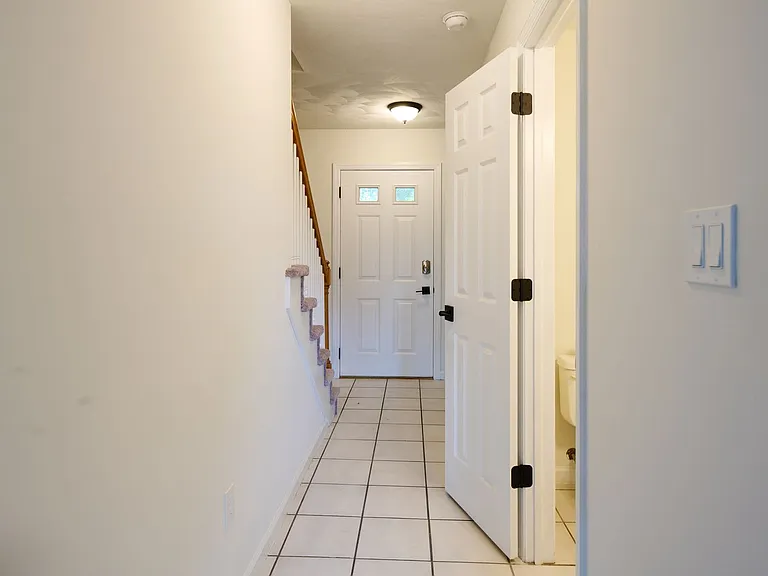 3017 Fairchild Ln — Photo 6