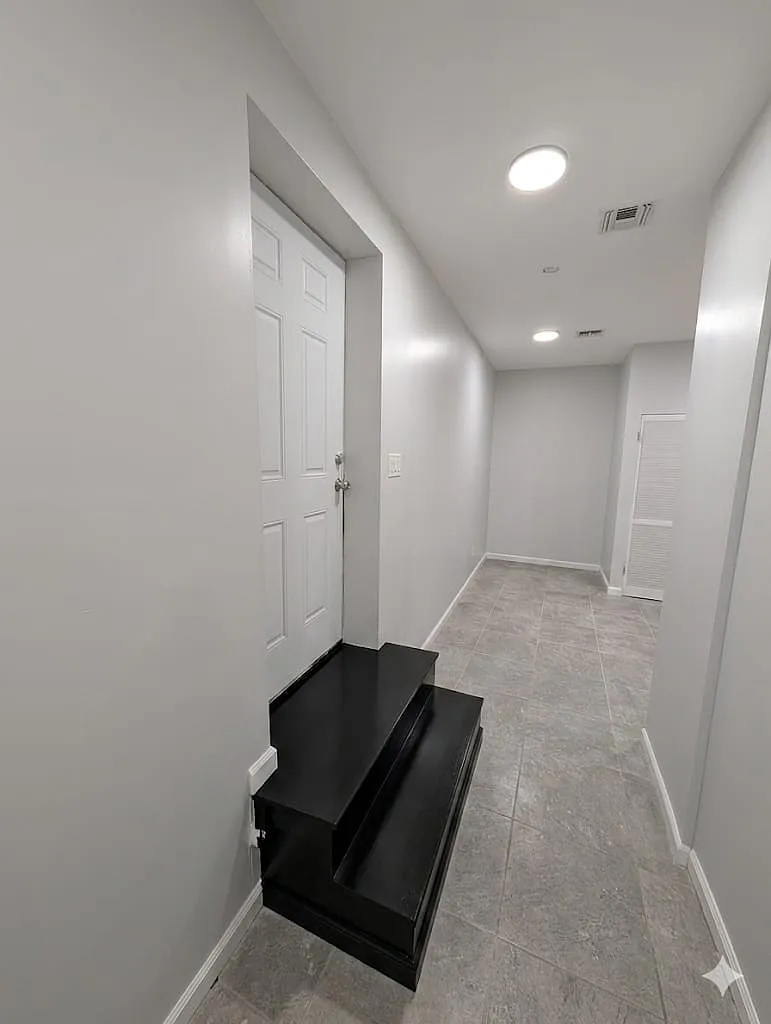4 bed, $2,200 — Photo 3
