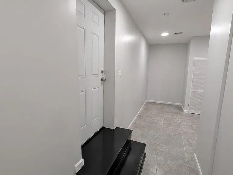 223 Hawthorne Ave #1A — Photo 3