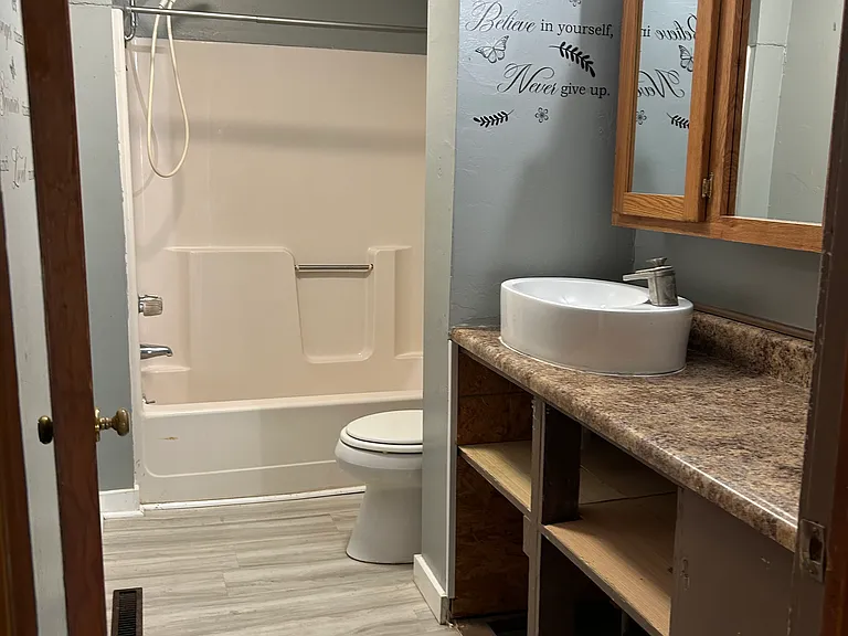 604 N Broad St — Photo 12
