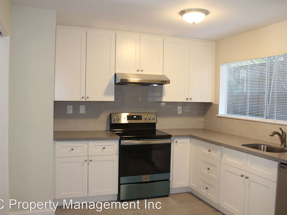 1st image of 421 Richmond Dr #102