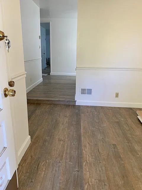 4 bed, 2021 sqft, $5,900 — Photo 3