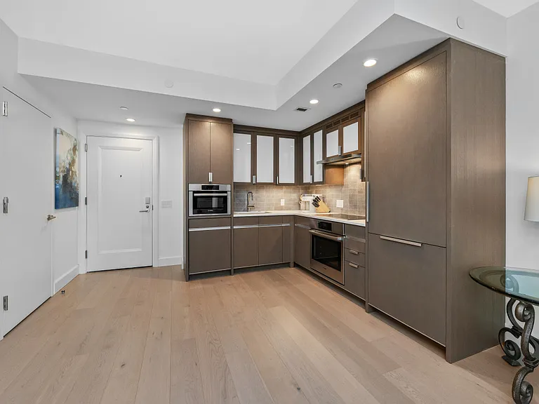 100 Lovejoy Wharf #5L — Photo 2