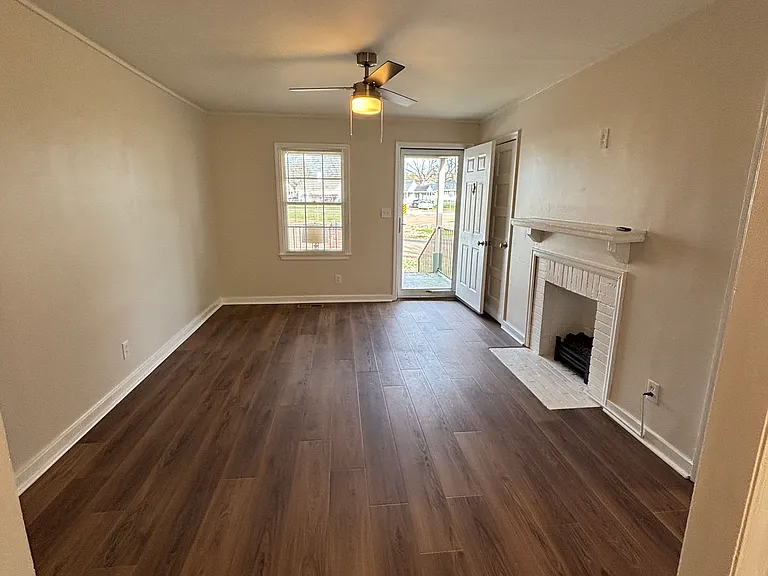 4201 Hawthorne Ave SW — Photo 8