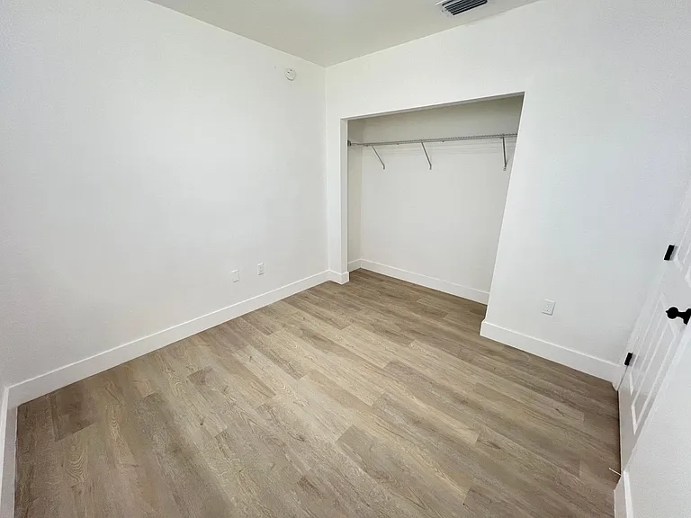720 NW 61st St #10 — Photo 12