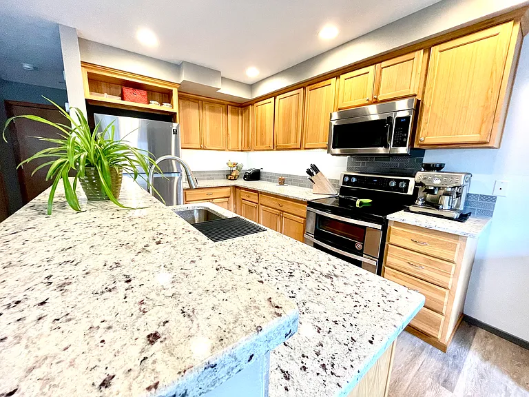 145 N Tamarack St — Photo 8