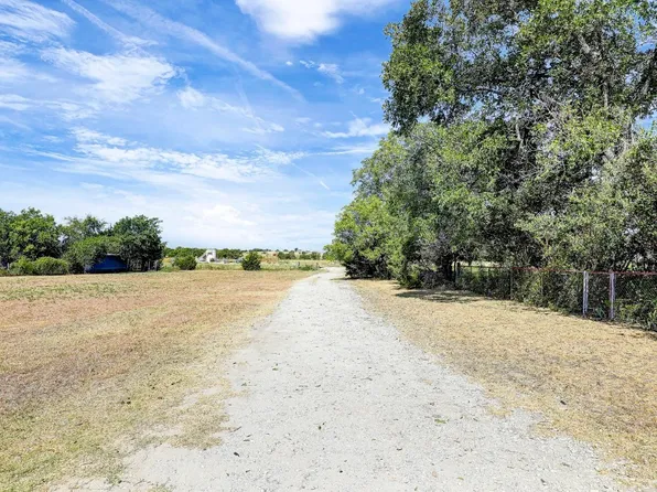 16117 S County Line Rd, Justin, TX 76247