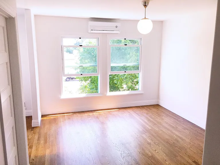 2191 El Sereno Ave — Photo 3