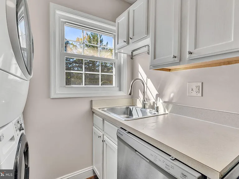 2237 Farrington Ave #203 — Photo 11