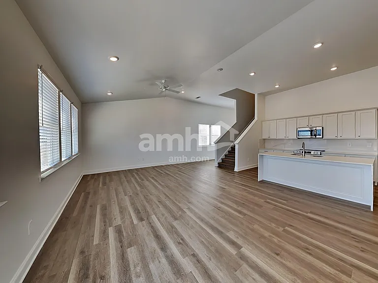 513 Plano Pass — Photo 5